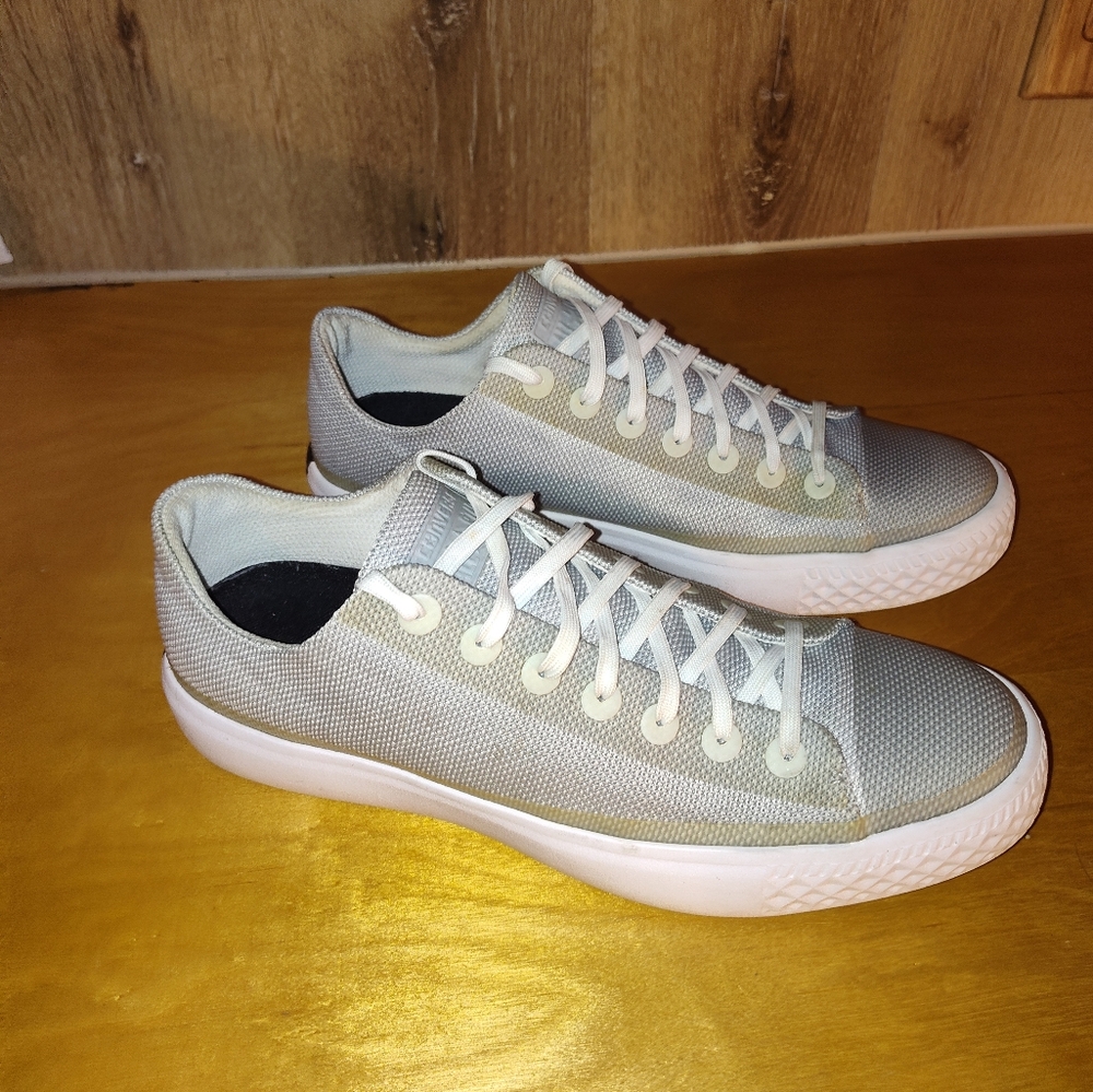 Converse  Mens 10 Women's 11.5
